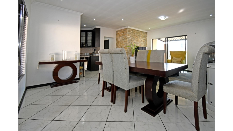 3 Bedroom Property for Sale in Thatchfield Hills Gauteng