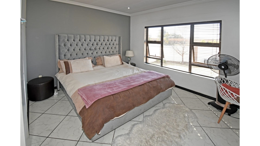 3 Bedroom Property for Sale in Thatchfield Hills Gauteng
