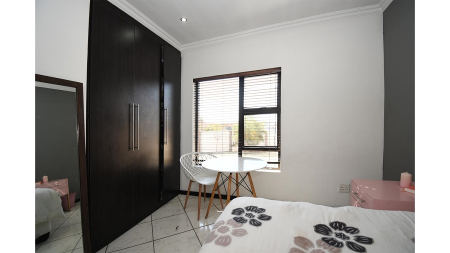 3 Bedroom Property for Sale in Thatchfield Hills Gauteng
