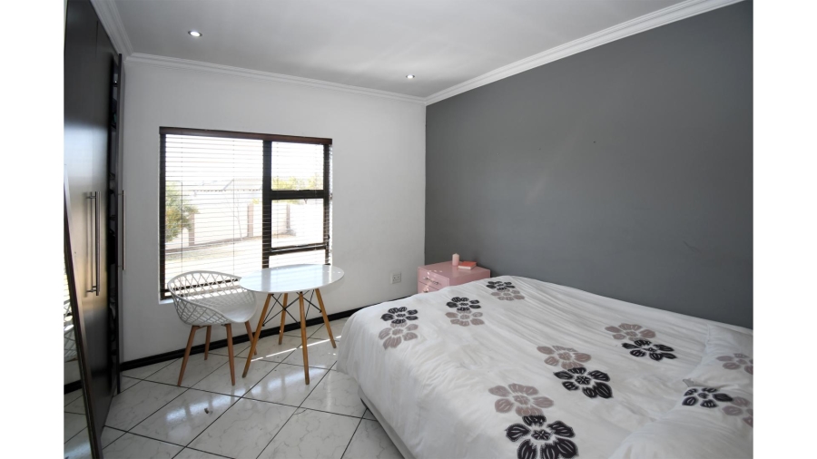 3 Bedroom Property for Sale in Thatchfield Hills Gauteng