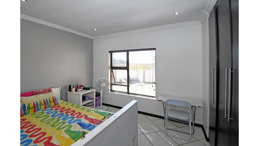 3 Bedroom Property for Sale in Thatchfield Hills Gauteng