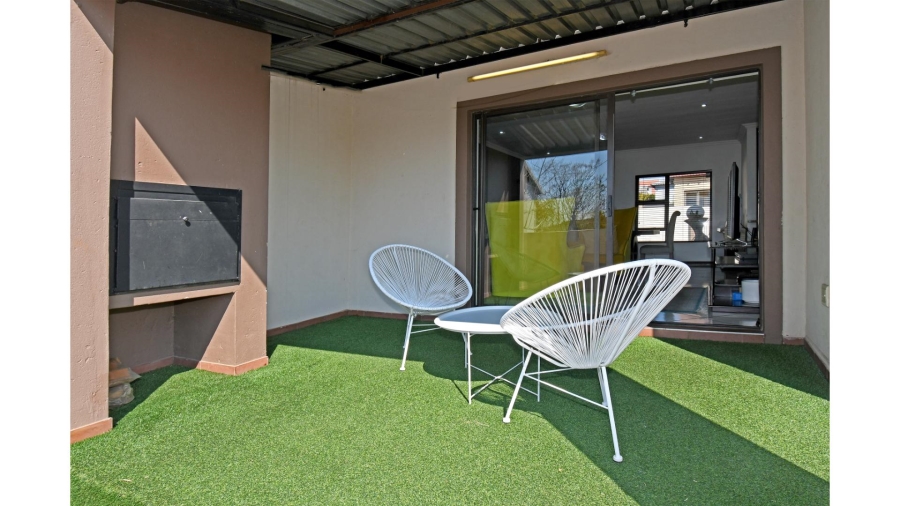 3 Bedroom Property for Sale in Thatchfield Hills Gauteng