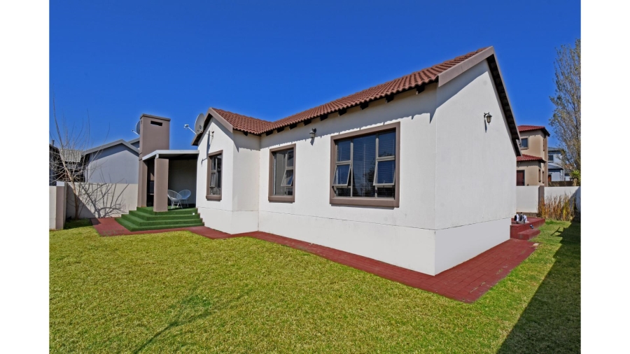 3 Bedroom Property for Sale in Thatchfield Hills Gauteng