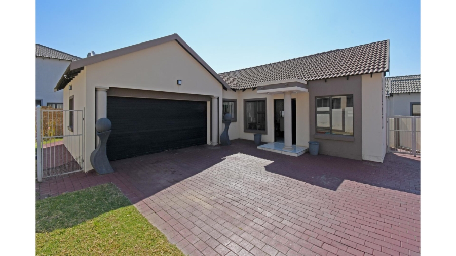 3 Bedroom Property for Sale in Thatchfield Hills Gauteng