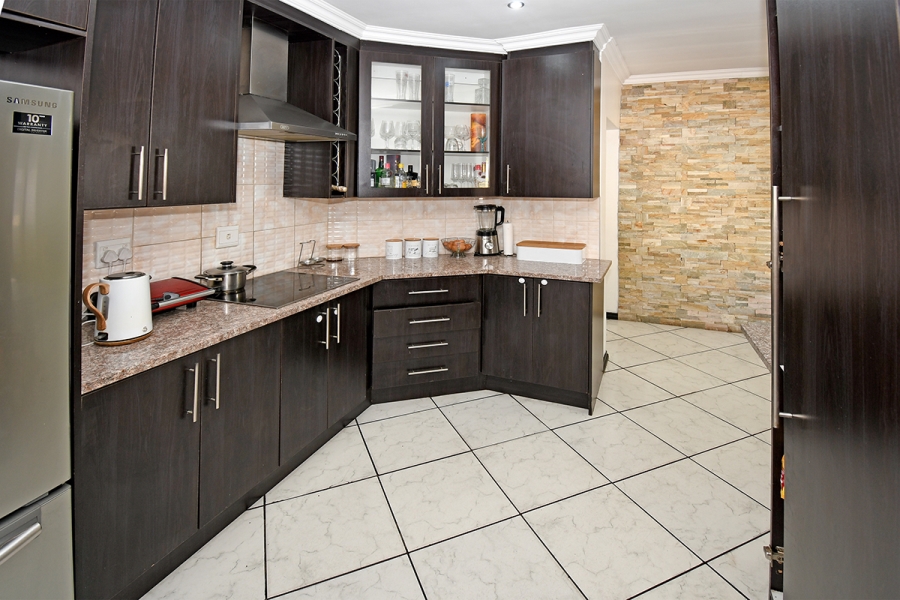 3 Bedroom Property for Sale in Thatchfield Hills Gauteng