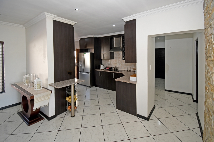 3 Bedroom Property for Sale in Thatchfield Hills Gauteng