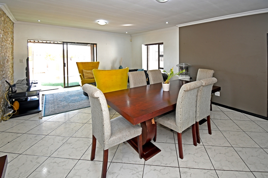 3 Bedroom Property for Sale in Thatchfield Hills Gauteng