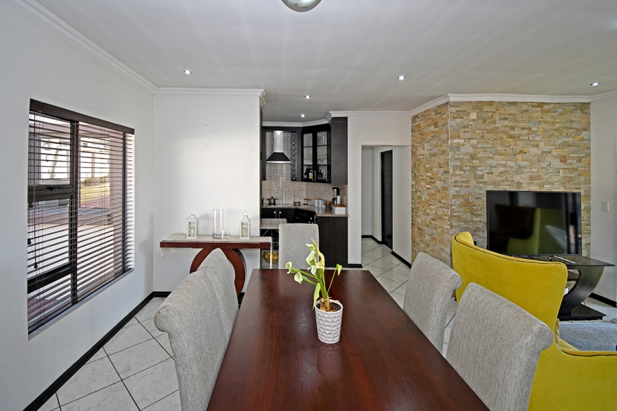 3 Bedroom Property for Sale in Thatchfield Hills Gauteng