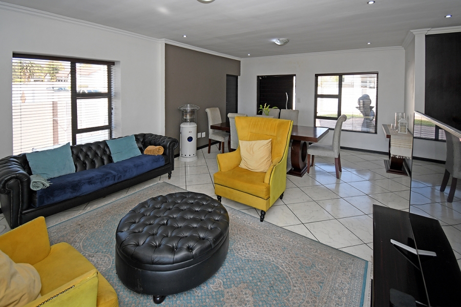 3 Bedroom Property for Sale in Thatchfield Hills Gauteng