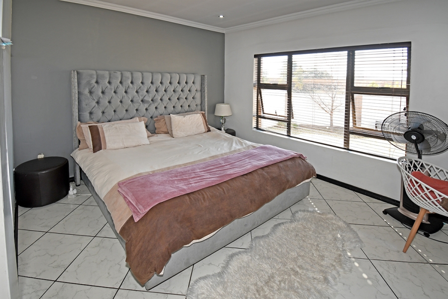 3 Bedroom Property for Sale in Thatchfield Hills Gauteng