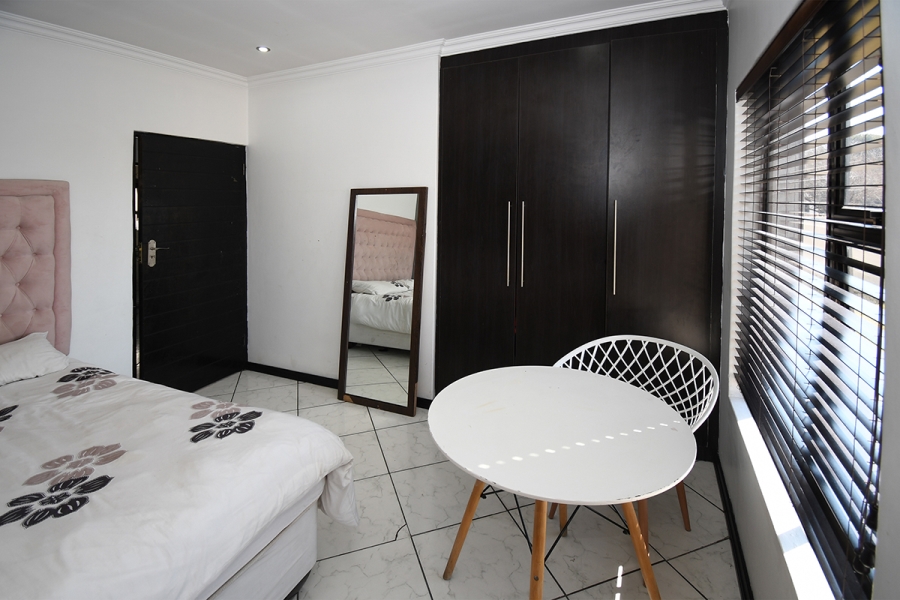 3 Bedroom Property for Sale in Thatchfield Hills Gauteng