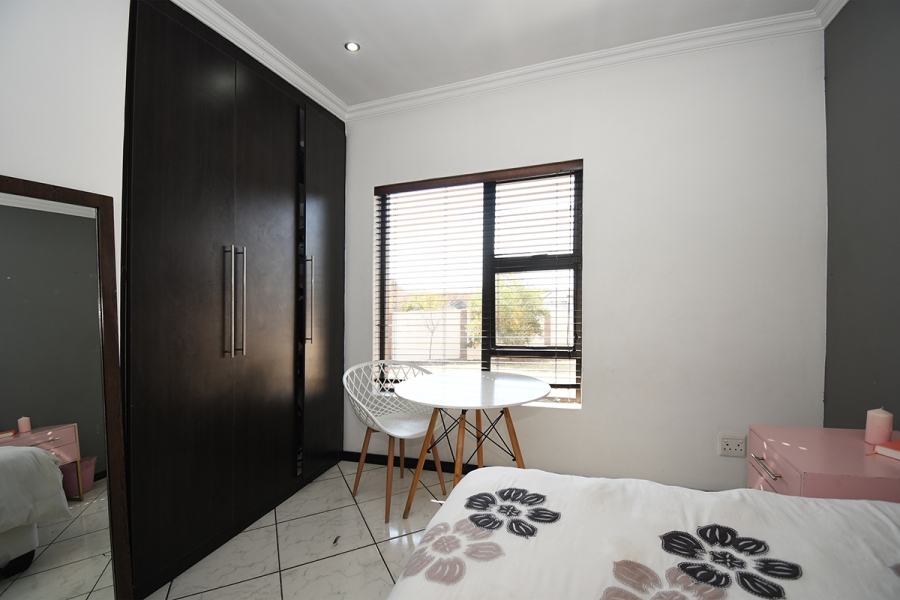 3 Bedroom Property for Sale in Thatchfield Hills Gauteng