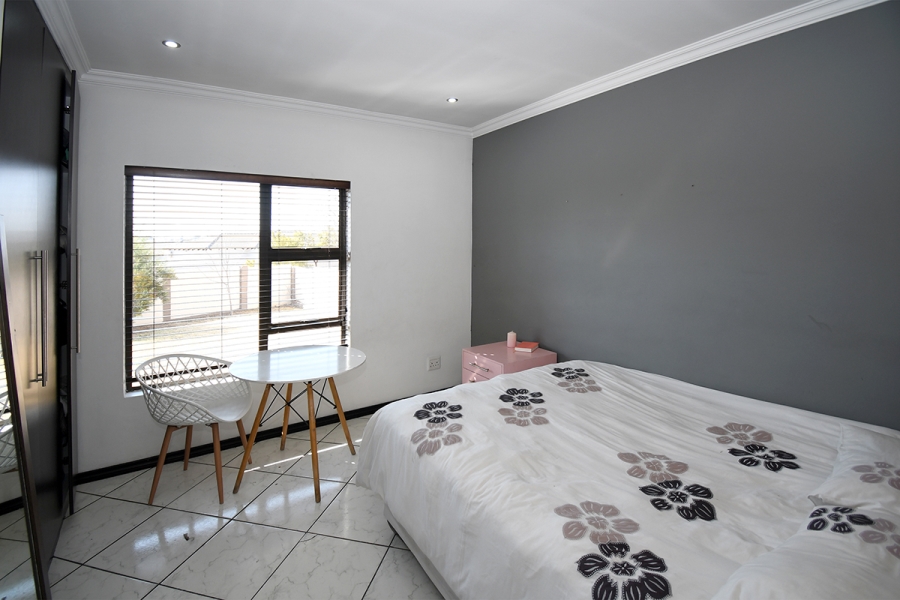 3 Bedroom Property for Sale in Thatchfield Hills Gauteng