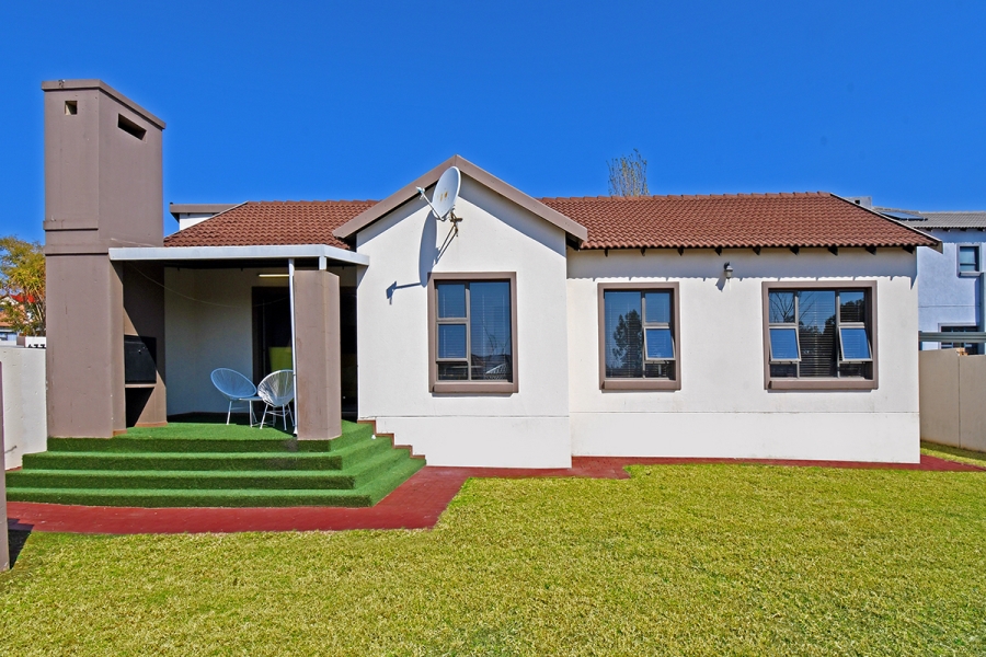 3 Bedroom Property for Sale in Thatchfield Hills Gauteng