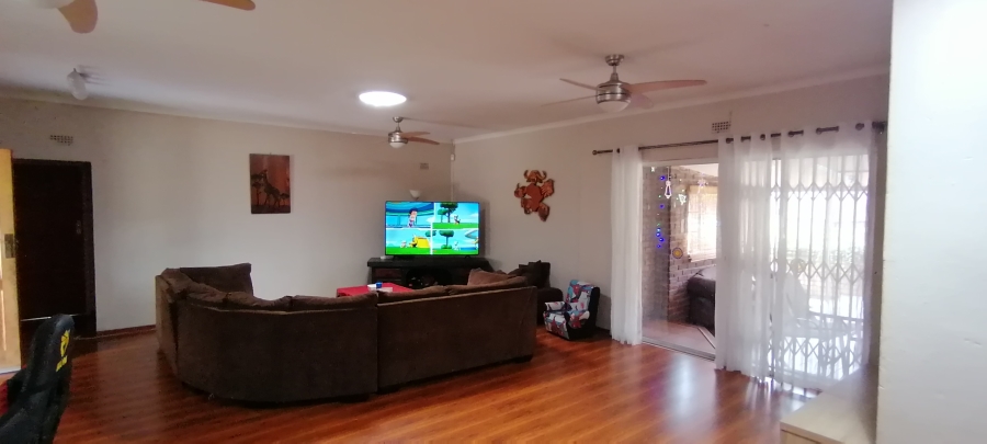 To Let 4 Bedroom Property for Rent in Wilro Park Gauteng