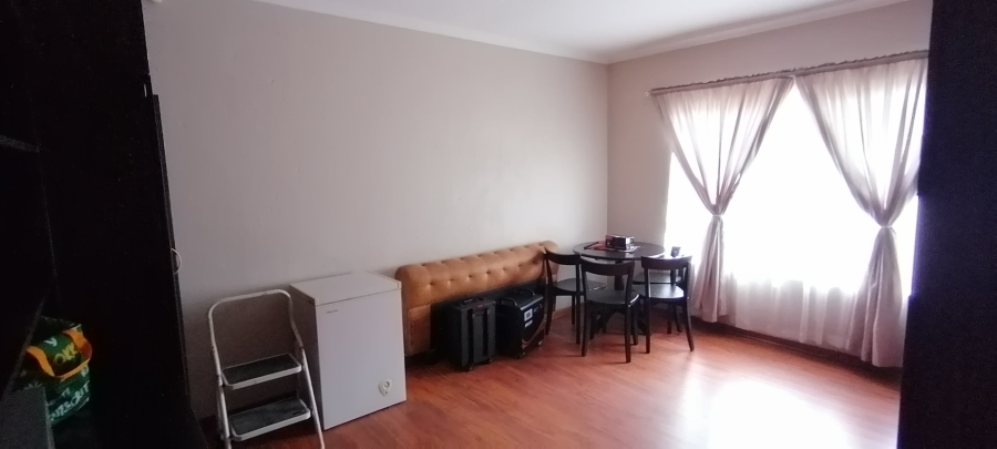 To Let 4 Bedroom Property for Rent in Wilro Park Gauteng