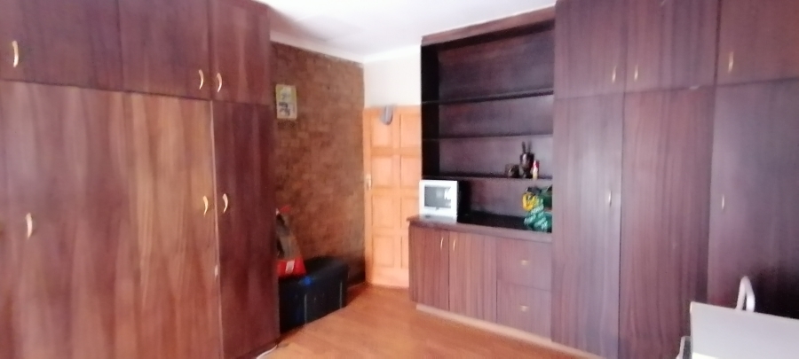 To Let 4 Bedroom Property for Rent in Wilro Park Gauteng