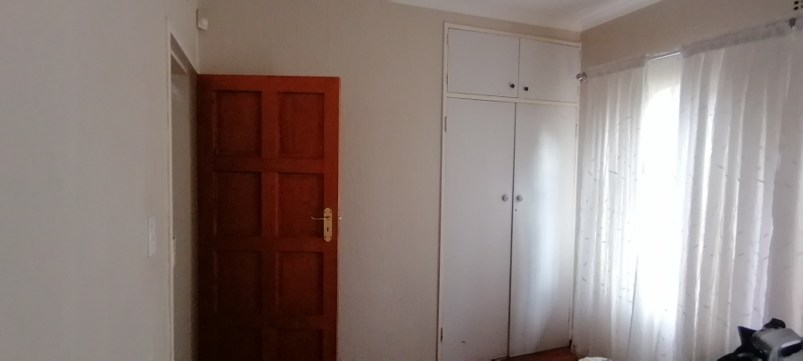 To Let 4 Bedroom Property for Rent in Wilro Park Gauteng