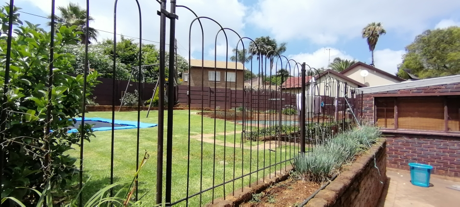 To Let 4 Bedroom Property for Rent in Wilro Park Gauteng