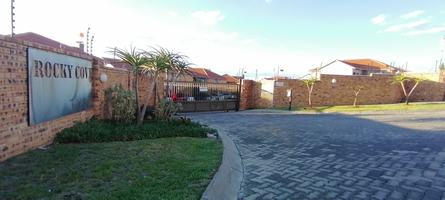 To Let 4 Bedroom Property for Rent in Wilro Park Gauteng