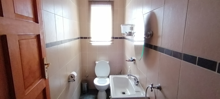 To Let 4 Bedroom Property for Rent in Wilro Park Gauteng