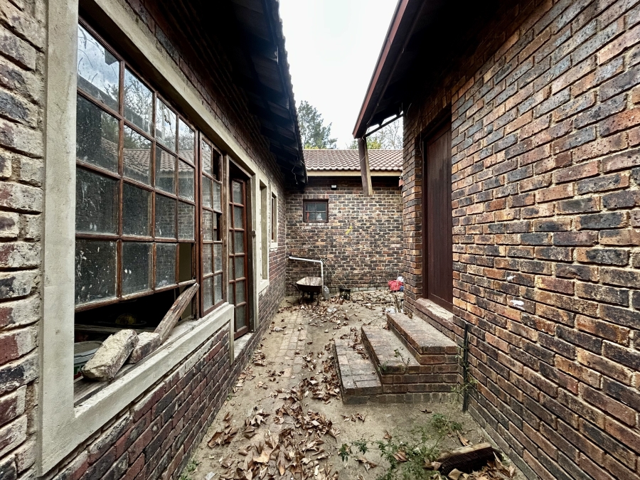 5 Bedroom Property for Sale in Austinview Gauteng