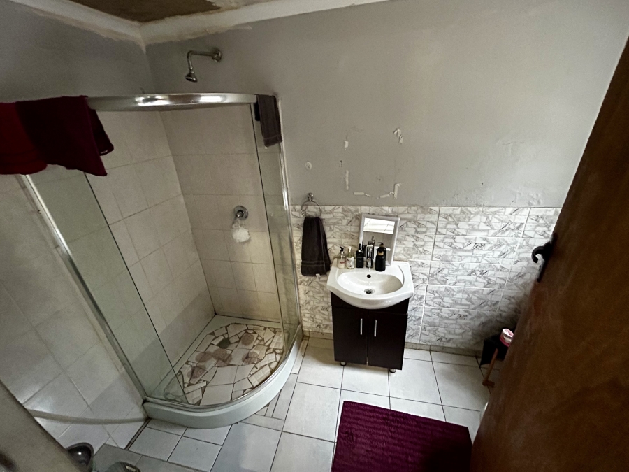 5 Bedroom Property for Sale in Austinview Gauteng