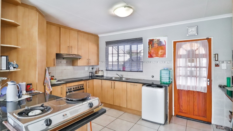 3 Bedroom Property for Sale in Honeydew Manor Gauteng