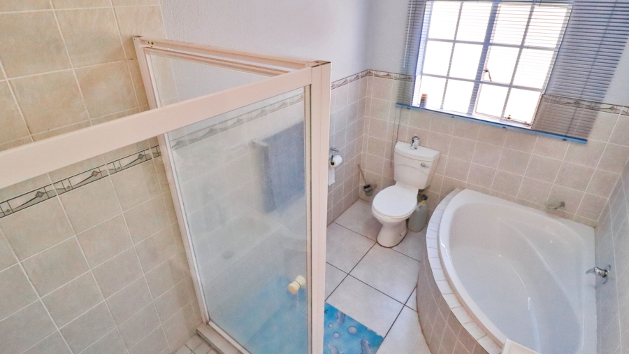 3 Bedroom Property for Sale in Honeydew Manor Gauteng