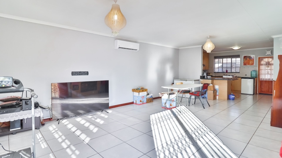 3 Bedroom Property for Sale in Honeydew Manor Gauteng