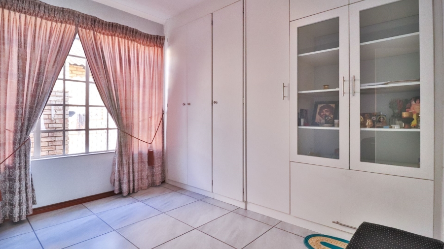3 Bedroom Property for Sale in Honeydew Manor Gauteng
