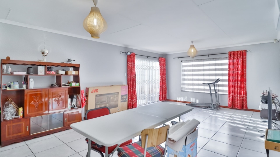 3 Bedroom Property for Sale in Honeydew Manor Gauteng