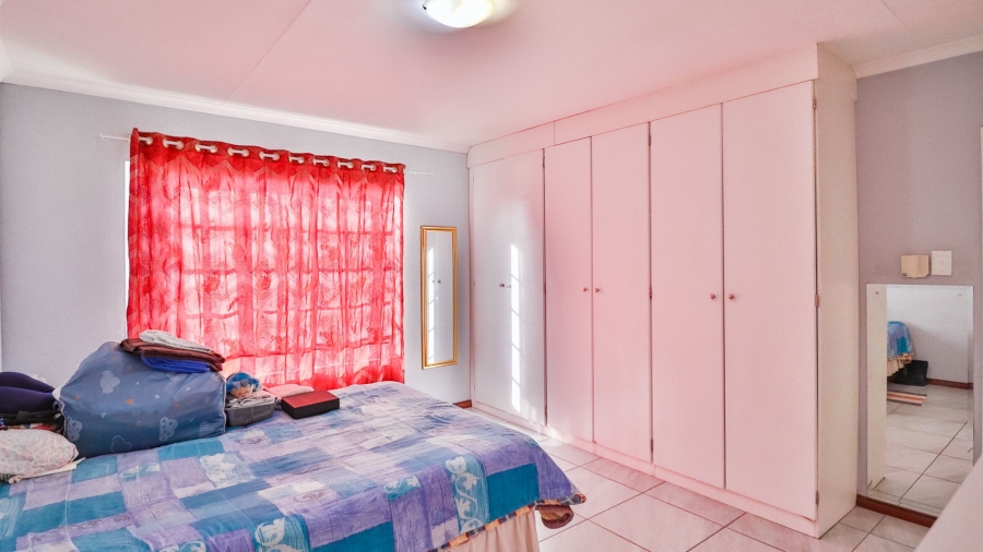3 Bedroom Property for Sale in Honeydew Manor Gauteng