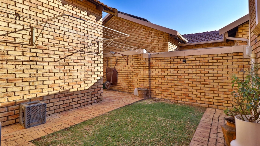 3 Bedroom Property for Sale in Honeydew Manor Gauteng