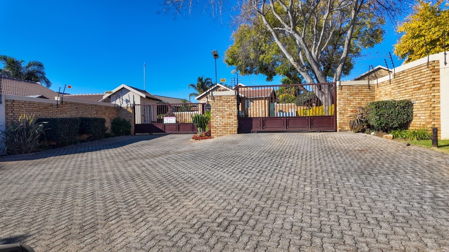 3 Bedroom Property for Sale in Honeydew Manor Gauteng