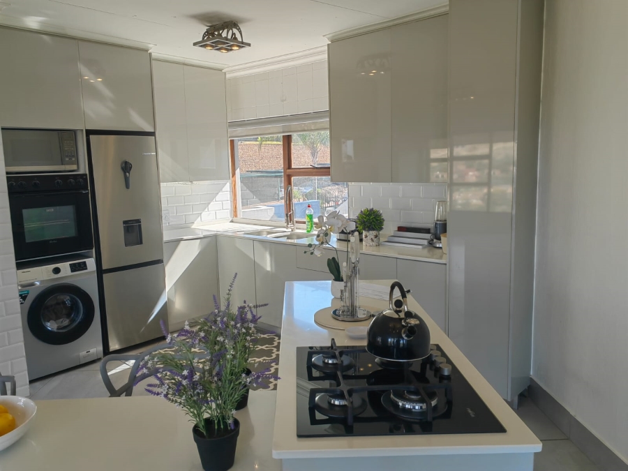 2 Bedroom Property for Sale in Bassonia Gauteng