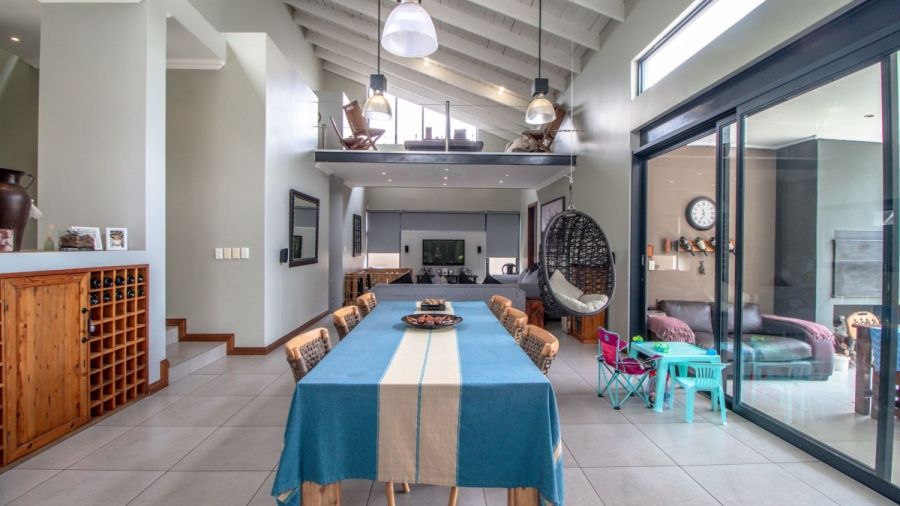 4 Bedroom Property for Sale in Lakeside Gauteng