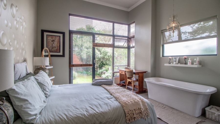 4 Bedroom Property for Sale in Lakeside Gauteng