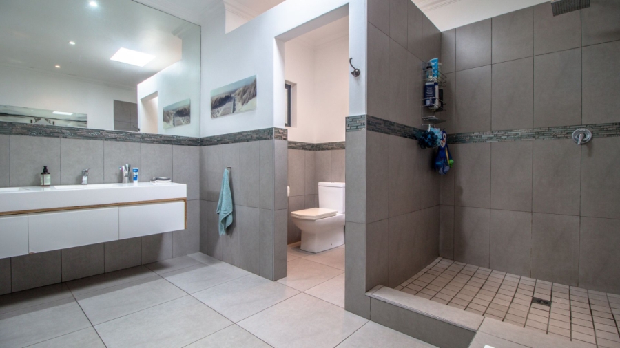 4 Bedroom Property for Sale in Lakeside Gauteng