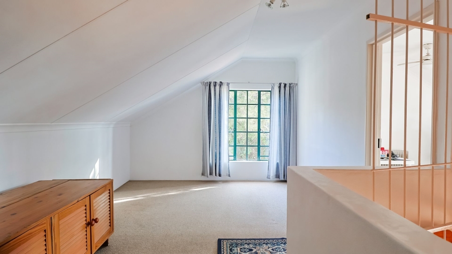 5 Bedroom Property for Sale in Doornkloof Gauteng