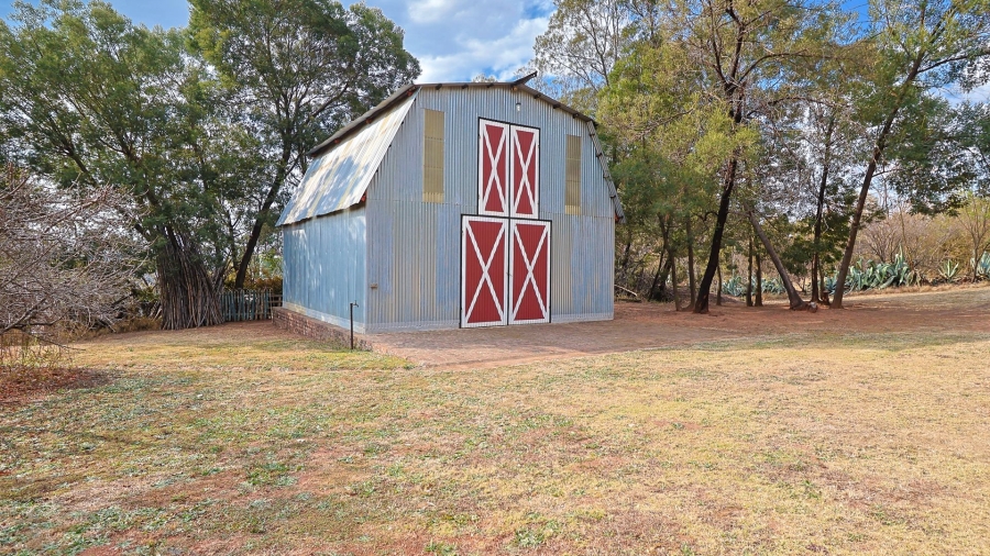 5 Bedroom Property for Sale in Doornkloof Gauteng