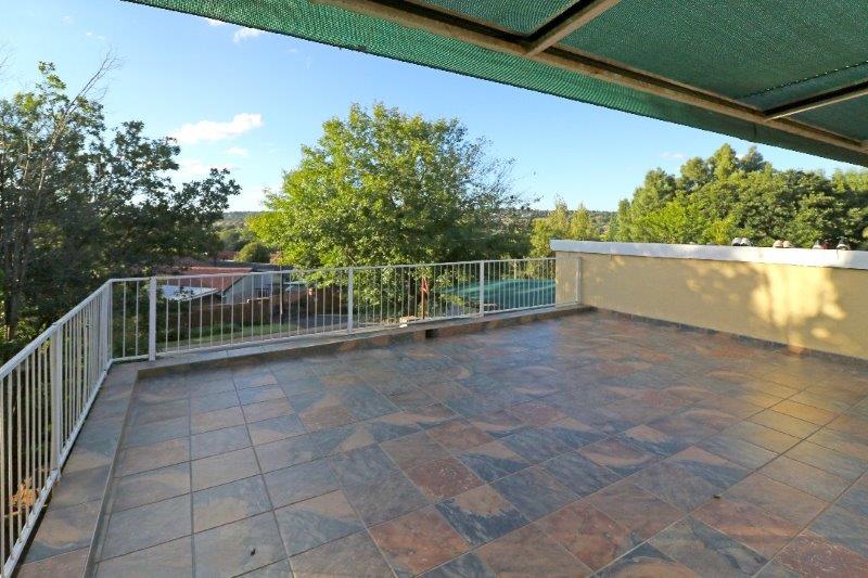 To Let 5 Bedroom Property for Rent in Wilro Park Gauteng
