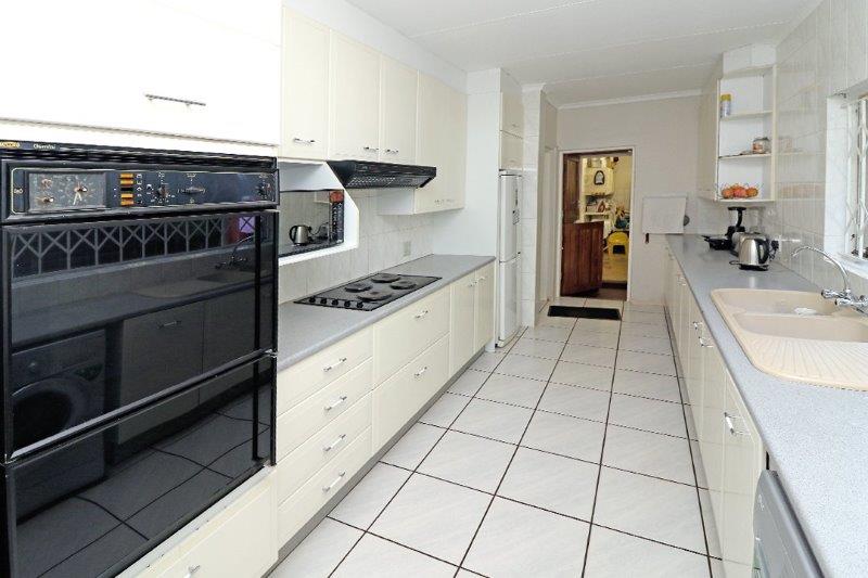 To Let 5 Bedroom Property for Rent in Wilro Park Gauteng