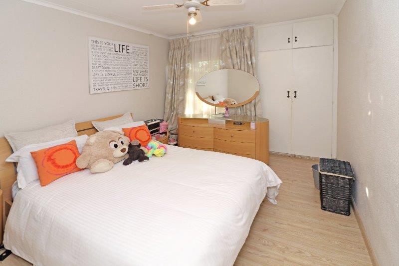 To Let 5 Bedroom Property for Rent in Wilro Park Gauteng