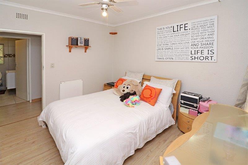 To Let 5 Bedroom Property for Rent in Wilro Park Gauteng