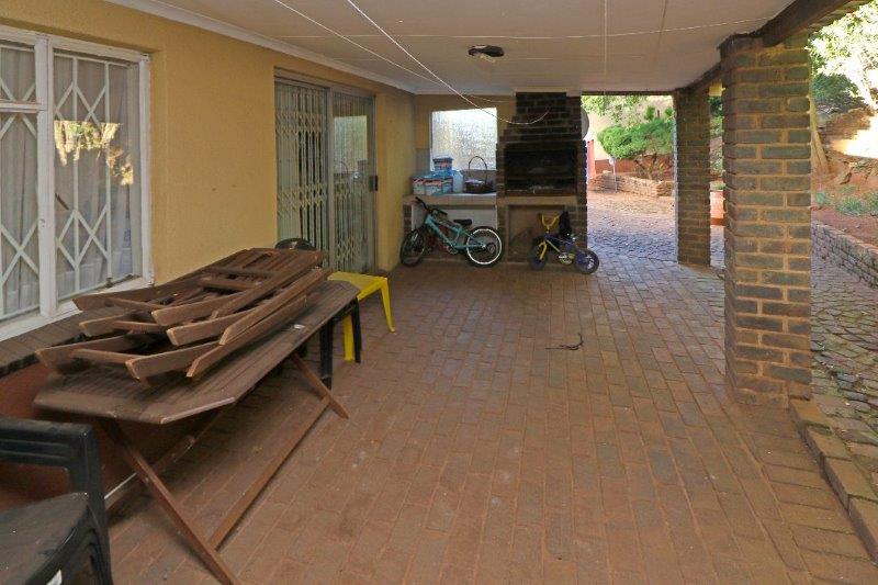 To Let 5 Bedroom Property for Rent in Wilro Park Gauteng