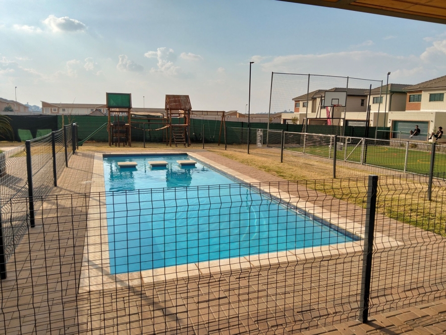 To Let 2 Bedroom Property for Rent in Wilgeheuwel Gauteng