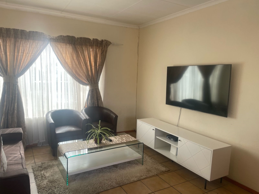 2 Bedroom Property for Sale in Kenmare Gauteng