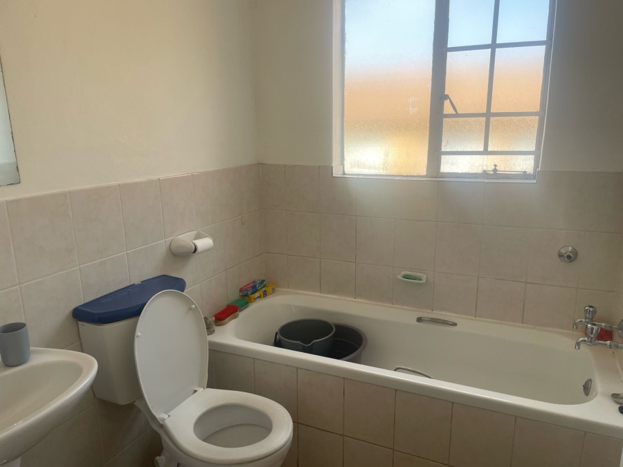 2 Bedroom Property for Sale in Kenmare Gauteng