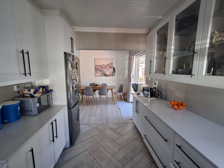 3 Bedroom Property for Sale in Brackenhurst Gauteng